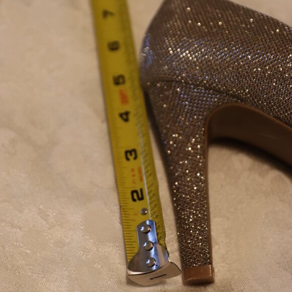 G by Guess Round Toe Gold Glitter Platform Pump Heel Shoes Size 9.5 - Picture 5 of 12